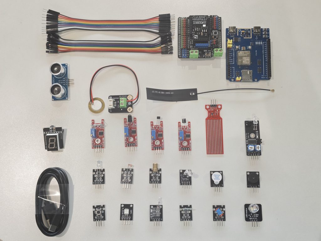 QuecDuino 套件全家福